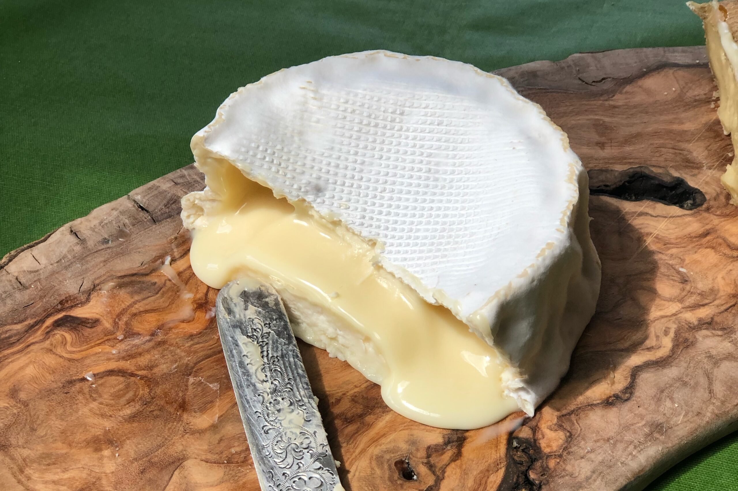 Camembert peste perioada de maturare