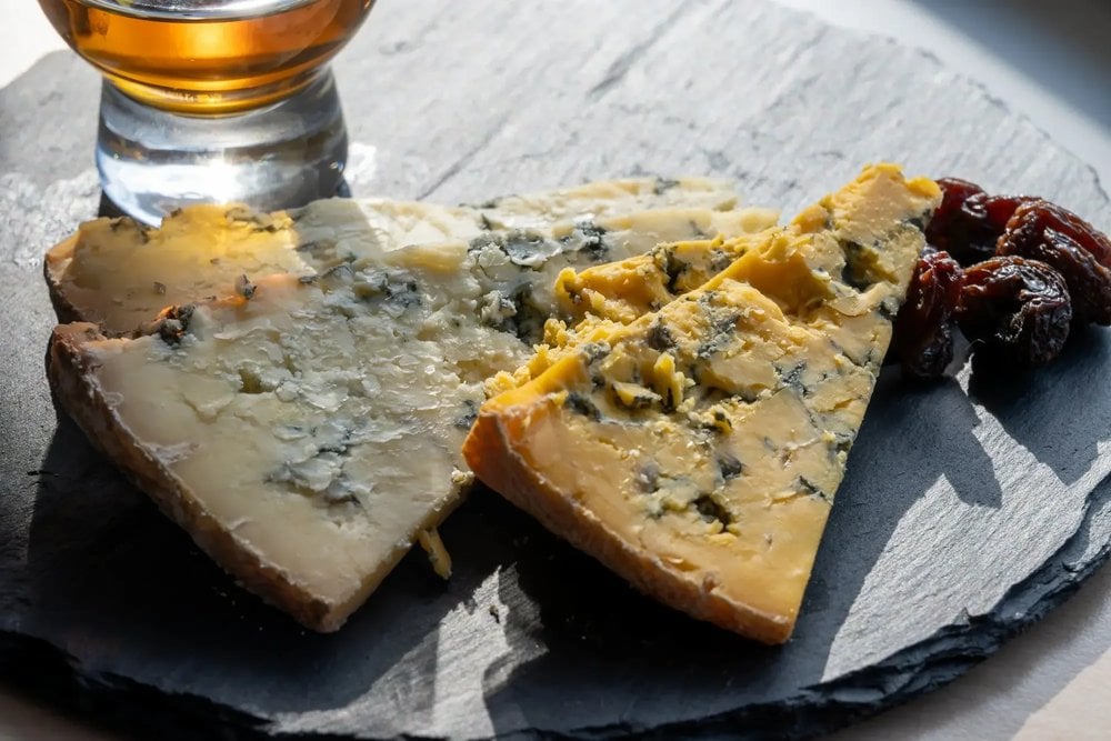 Cheeseorbit platou branzeturi cumucegai albastru_jpeg-1-1