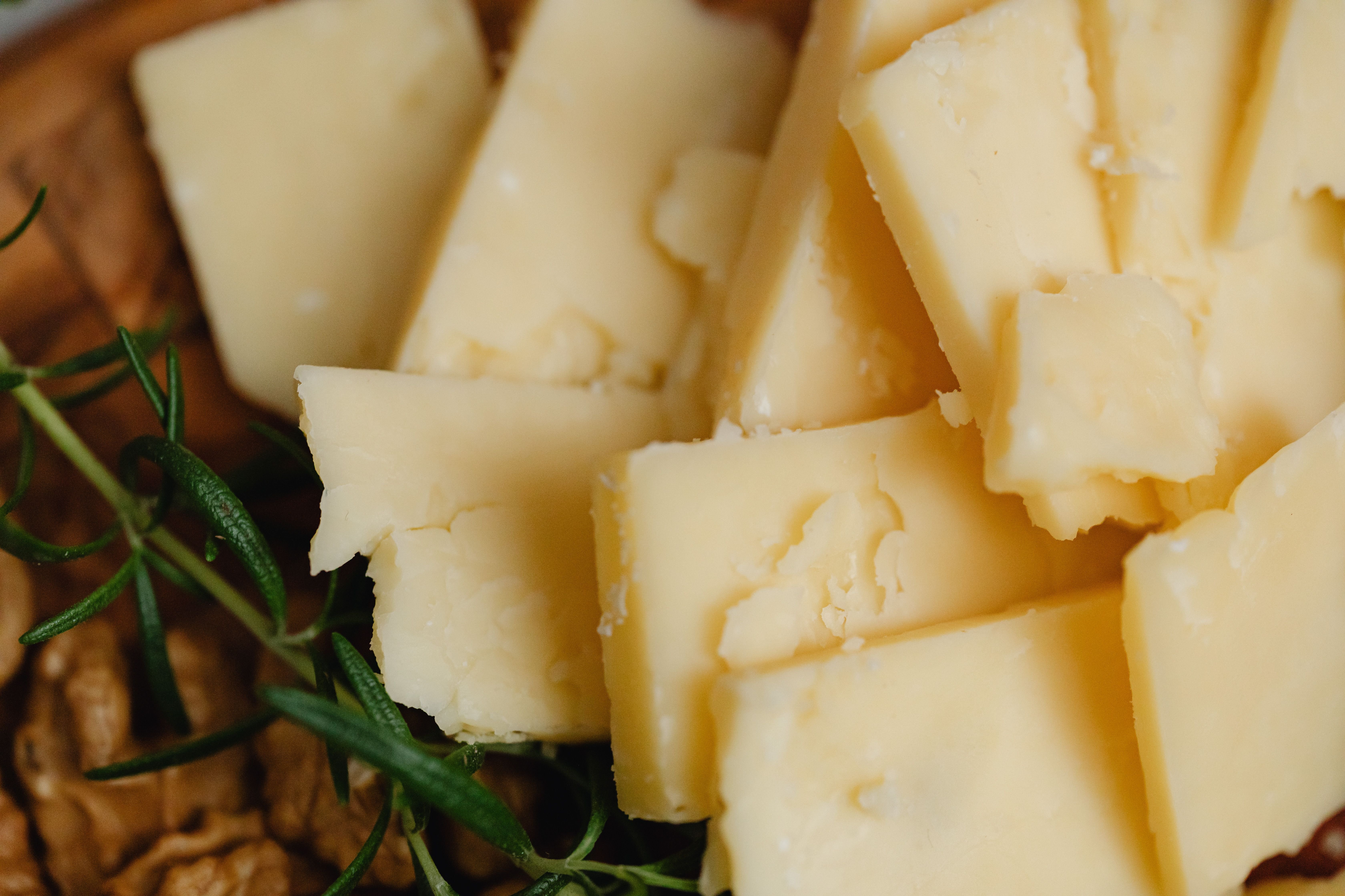 Branza Cheddar