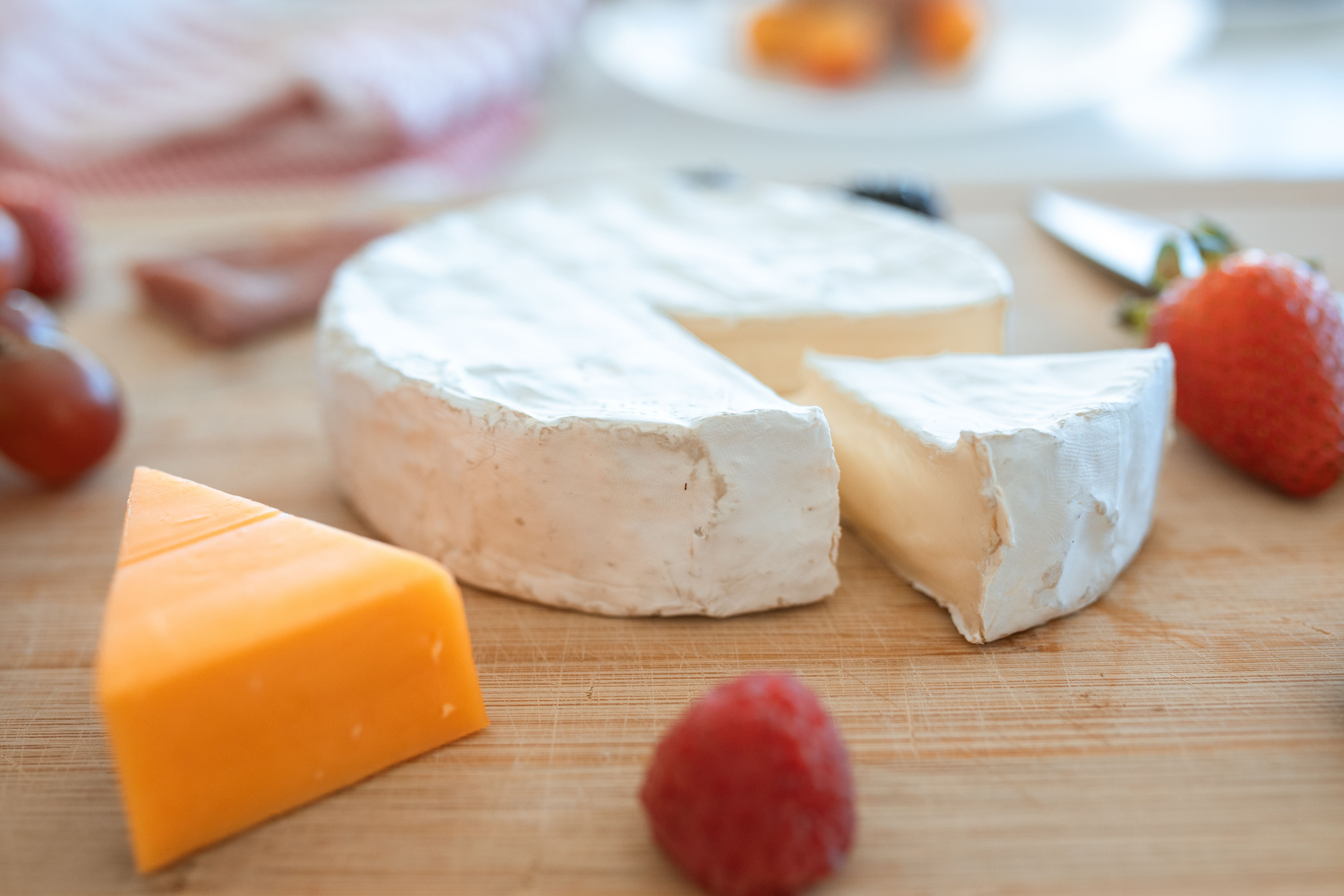 Branza moale tip Brie