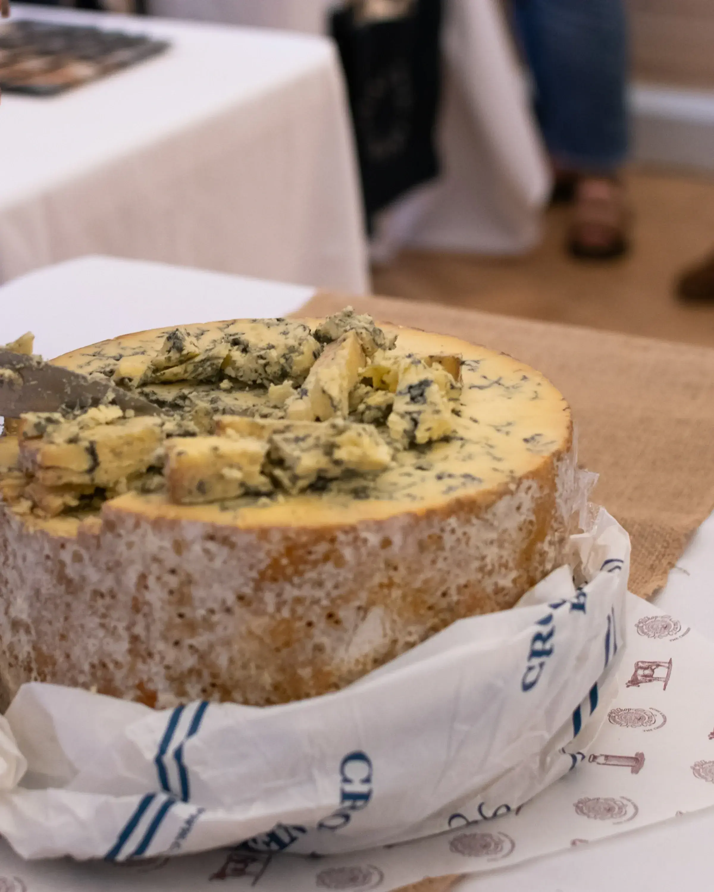 Cropwell Bishop Stilton fotografiat de Cheese Orbit